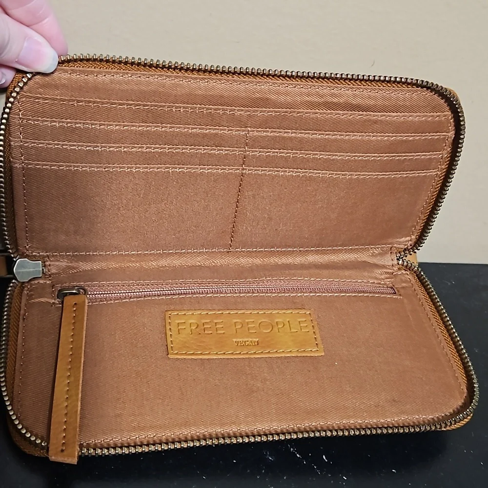 NWT Free People Wallet - Picture 6 of 11